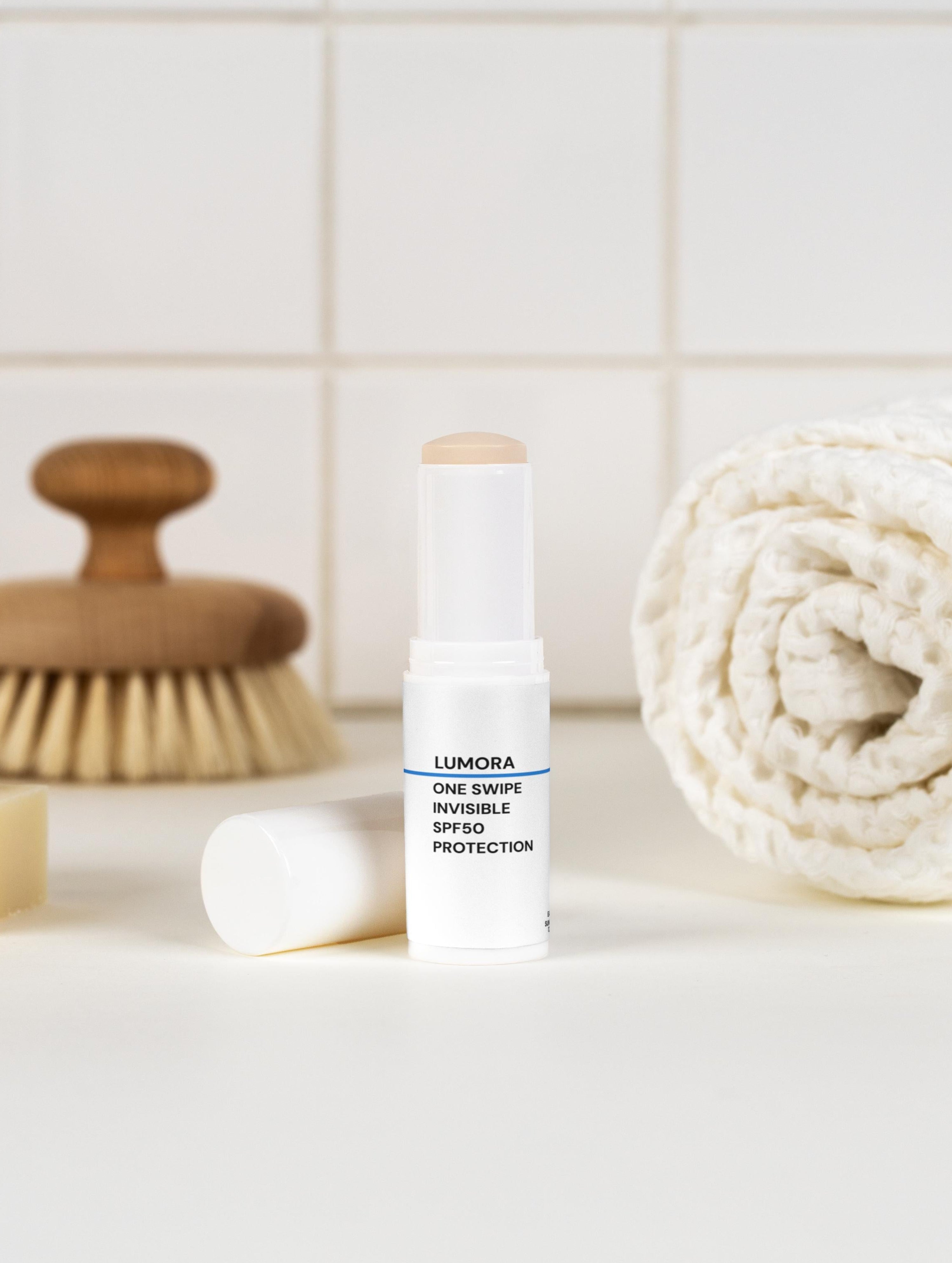 Lumora One Swipe Invisible SPF50 Sonnenschutz-Stick – Unsichtbarer UV-Schutz